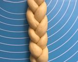 Foto langkah ke 5 dari resep Buttermilk Braided Doughnuts.