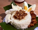 Foto langkah ke 4 dari resep Nasi Lemak Malaysia.