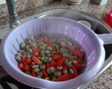 Foto del paso 1 de la receta: Habitas baby de mar y tierra