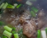 Foto langkah ke 4 dari resep Sop Iga Kacang Merah.