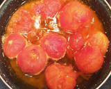 Foto del paso 3 de la receta: Tomates de colgar confitados en aove y aromáticas
