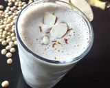 A picture of step 5 of Apple banana soya shake.