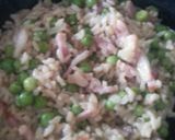Foto del paso 3 de la receta: Arroz integral con guisantes y bacon
