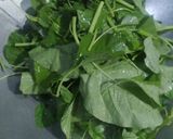 Foto langkah ke 1 dari resep Tumis Bayam Sosis.