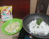 Foto langkah ke 1 dari resep Cilok Putih isi Telur.