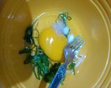 Foto langkah ke 2 dari resep Omelette Jamur Kancing.