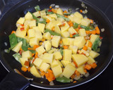 Foto del paso 2 de la receta: Lentejas con verduras y huevo