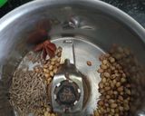 A picture of step 1 of Plain pulao.