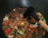 Foto langkah ke 5 dari resep Ikan Tongkol Kuah Segar Pedas.
