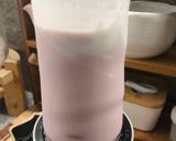Foto langkah ke 2 dari resep Strawberry Smoothies.