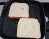 A picture of step 4 of Mixed Vegetable grilled cheese sandwitch.
