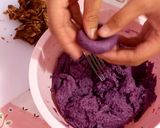 Foto langkah ke 8 dari resep Bola² ubi ungu.