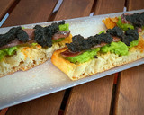 Foto del paso 3 de la receta: Coca de anchoas y guacamole (de Paco Roncero)