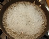 A picture of step 6 of Japanese meat and potato stew or Nikujaga (肉じゃが).