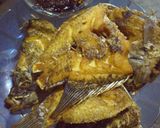 Foto langkah ke 5 dari resep Gurame goreng cocol sambel.