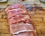 Foto del paso 3 de la receta: Roti de cerdo relleno de pesto
