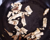 Foto del paso 2 de la receta: Chilaquiles poblanos con pollo