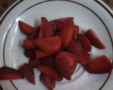 Foto langkah ke 1 dari resep Strawberry Muffins.