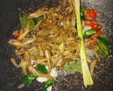 Foto langkah ke 5 dari resep Oseng Teri Medan.
