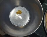 तिल गुड़ की चिक्की (til gur ki chikki recipe in Hindi) रेसिपी चरण 3 फोटो
