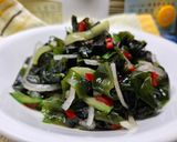 夏日開胃料理-洋蔥小黃瓜涼拌海帶芽的食譜步驟5照片