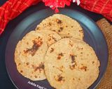 A picture of step 5 of Sattu Roti.