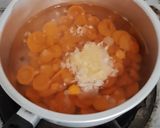 Foto langkah ke 4 dari resep Sup Bihun Telur Kembang Tahu.