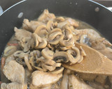 Foto del paso 4 de la receta: Pollo con Nata y champiñones
