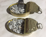 Foto del paso 2 de la receta: Gulas sobre huevos estrellados y patatas