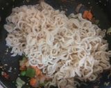 A picture of step 4 of Veg Chinese Masala Noodles.