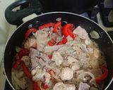 Foto del paso 2 de la receta: Papas fritas con carne y pollo