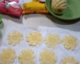 Foto langkah ke 2 dari resep 💐Pineapple Cookies Bouquet💐.