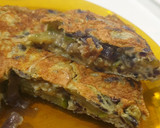Foto del paso 6 de la receta: Tortilla de calabacín y cebolla morada, jugosa y ligera