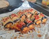 Foto del paso 4 de la receta: Rollitos de berenjena con atún, tomate y huevo