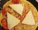 Foto del paso 3 de la receta: Wrap de tomate, queso, atún y huevo