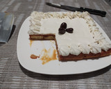 Foto del paso 4 de la receta: Tarta de caramelo Salado con frosting de nata y merengue