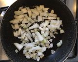 Foto del paso 2 de la receta: Tuco o salsa de pollo económico