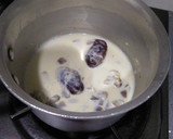 A picture of step 1 of Banana &Dates Shake.