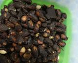 Foto del paso 3 de la receta: Maní con chocolate amargo casero y vegano