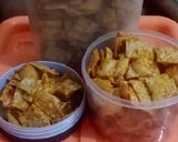 Foto langkah ke 4 dari resep Kulit Pangsit Goreng Pedas ala anak kos.