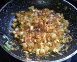 A picture of step 3 of Palak paneer momos.