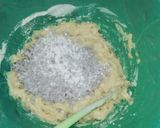 A picture of step 6 of Banana 🍌 and chocolate chips muffins.