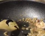 รูปขั้นตอนการทำที่ 6 ของ ผัดกระเพรากุ้งหมูสับ