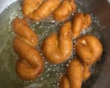 A picture of step 7 of Twisted donuts.