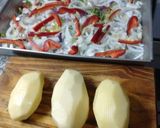 Foto del paso 2 de la receta: Pescado sobre colchón de verduras y tapado con papas gratinadas