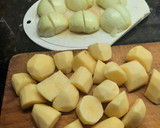 Foto del paso 2 de la receta: Tira de asado con papa y cebolla (al horno en bolsa)