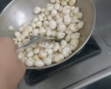 A picture of step 2 of Chatpata Makhana (Spicy Roasted Fox Nuts).
