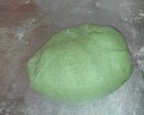 Foto del paso 3 de la receta Tallarines de espinacas (masa) con gambas y champiñones
