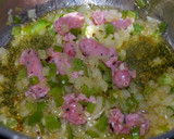 Foto del paso 5 de la receta: Pechuga de pollo con salchichas blancas a la cerveza