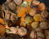 Foto del paso 2 de la receta: Longanizas encebolladas con papas